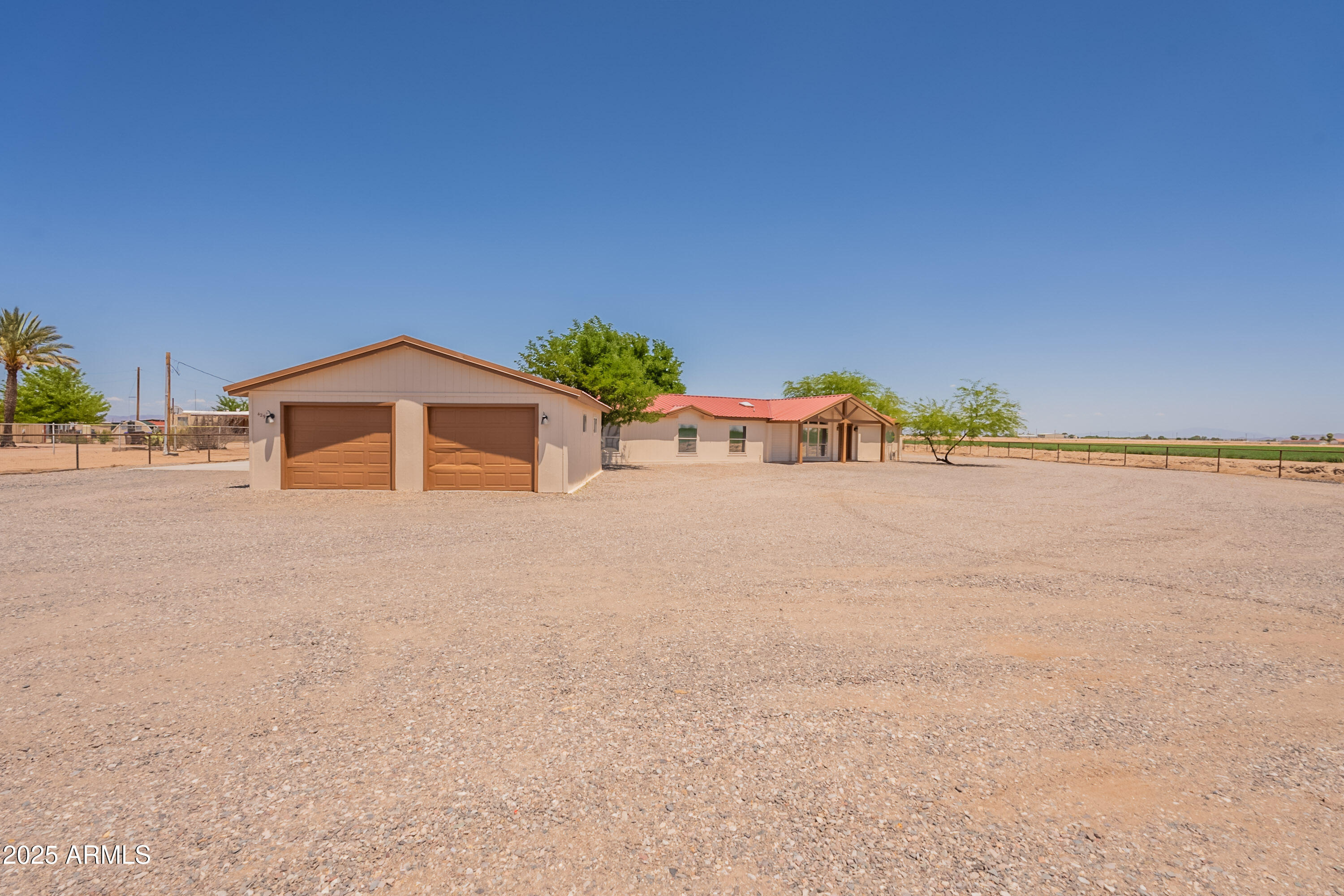 429 N NAFZIGER Road