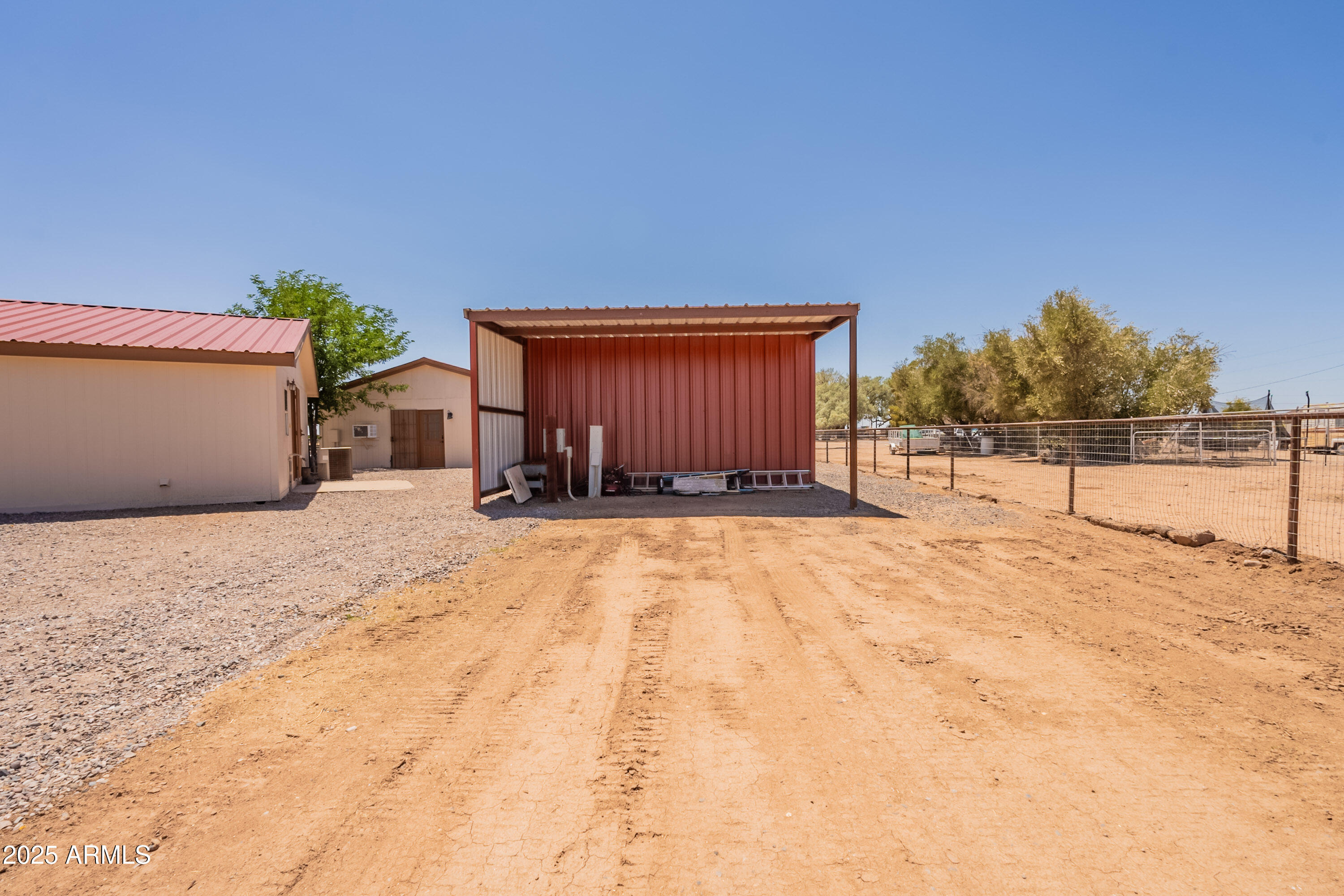 429 N NAFZIGER Road