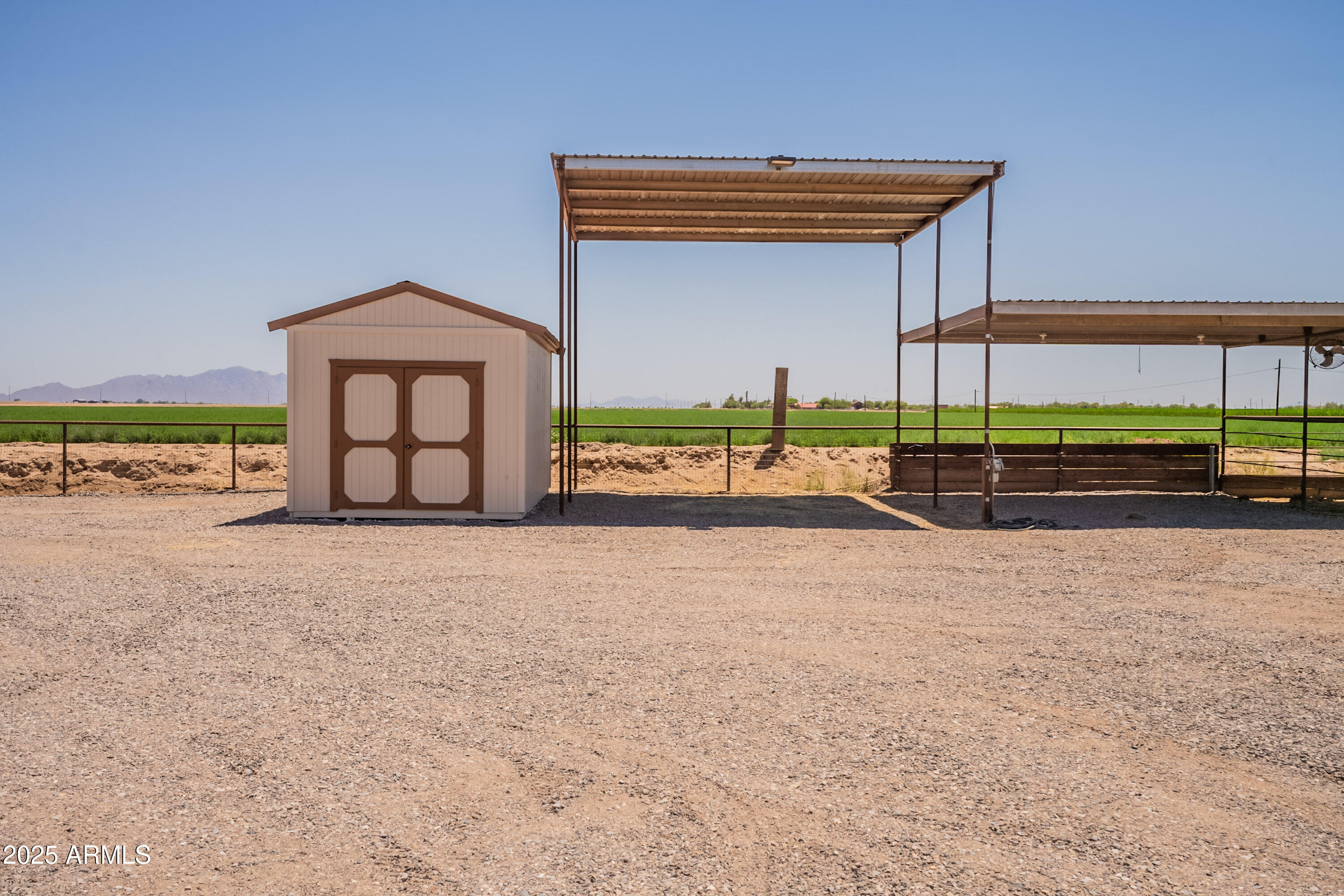429 N NAFZIGER Road