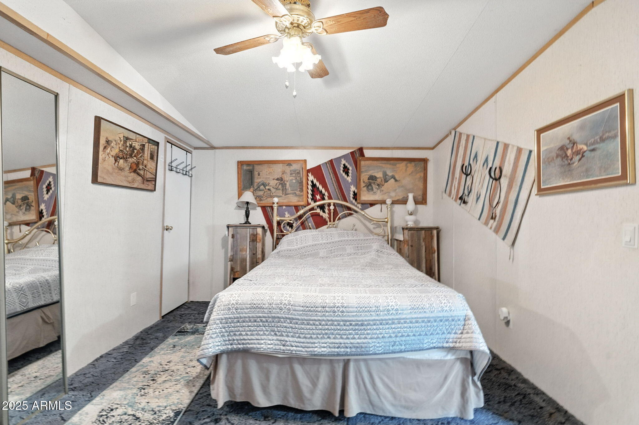 1900 W RUNNING DEER Drive