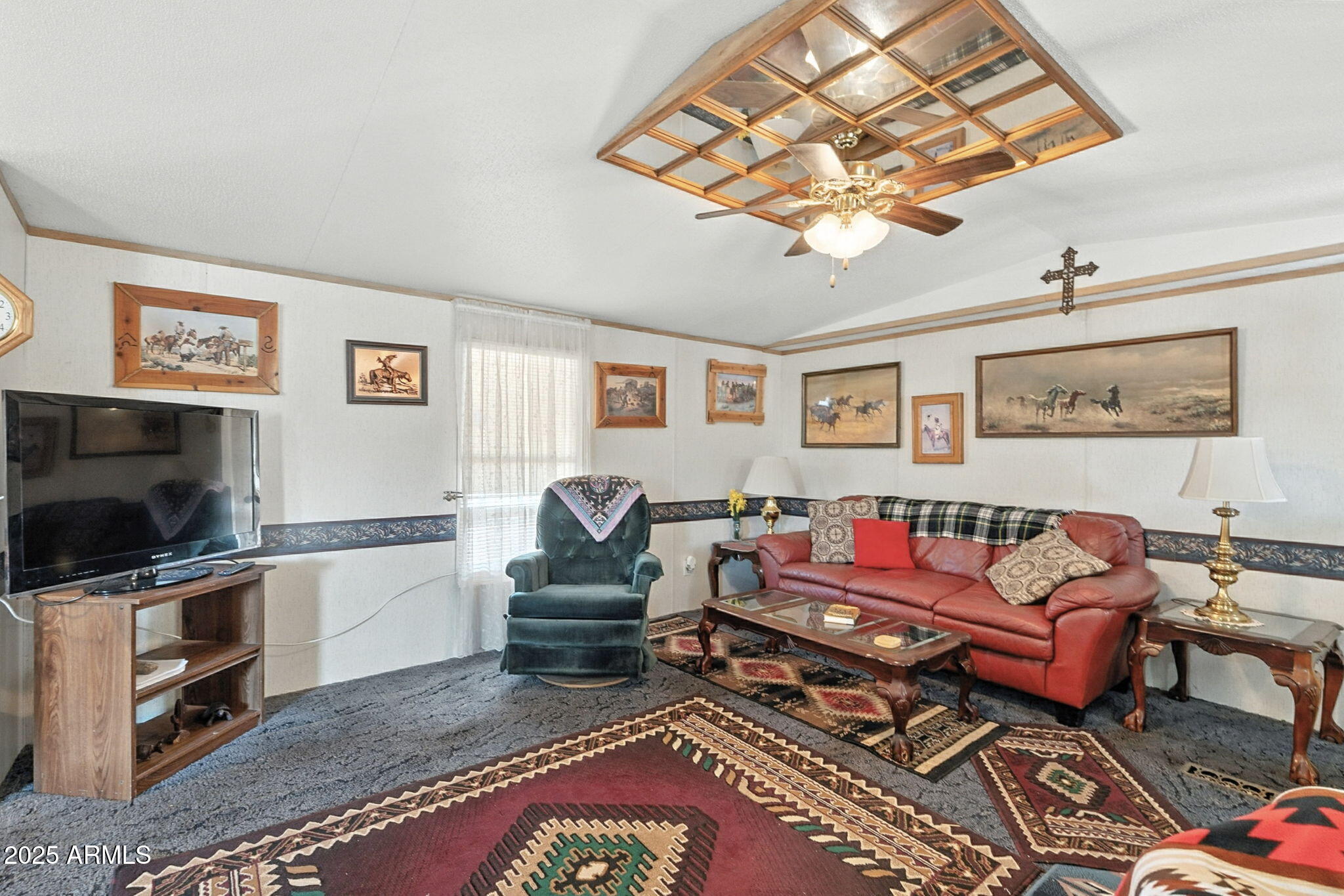 1900 W RUNNING DEER Drive