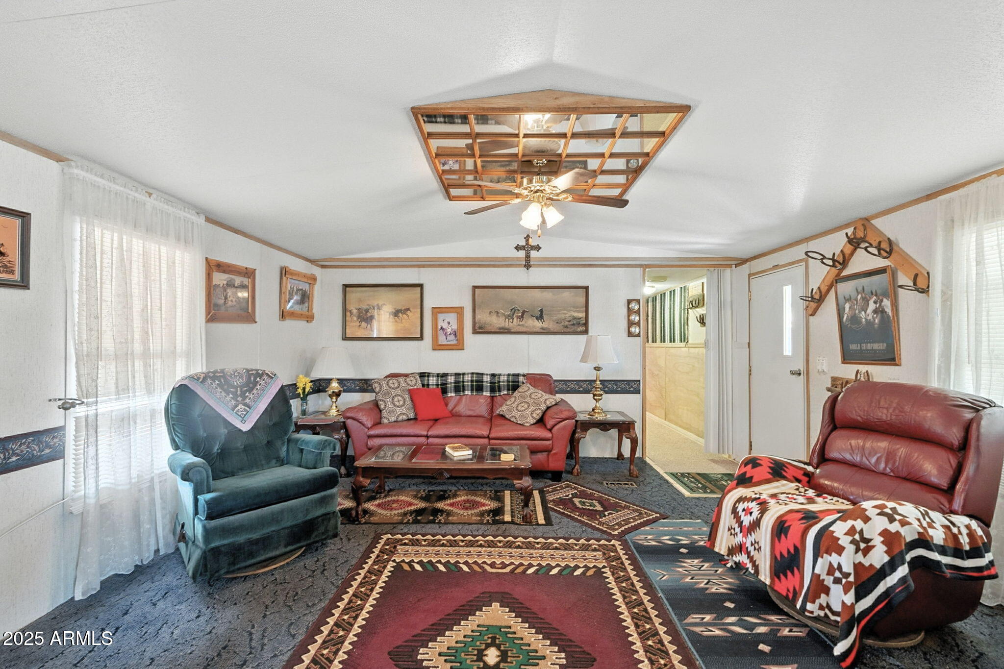 1900 W RUNNING DEER Drive