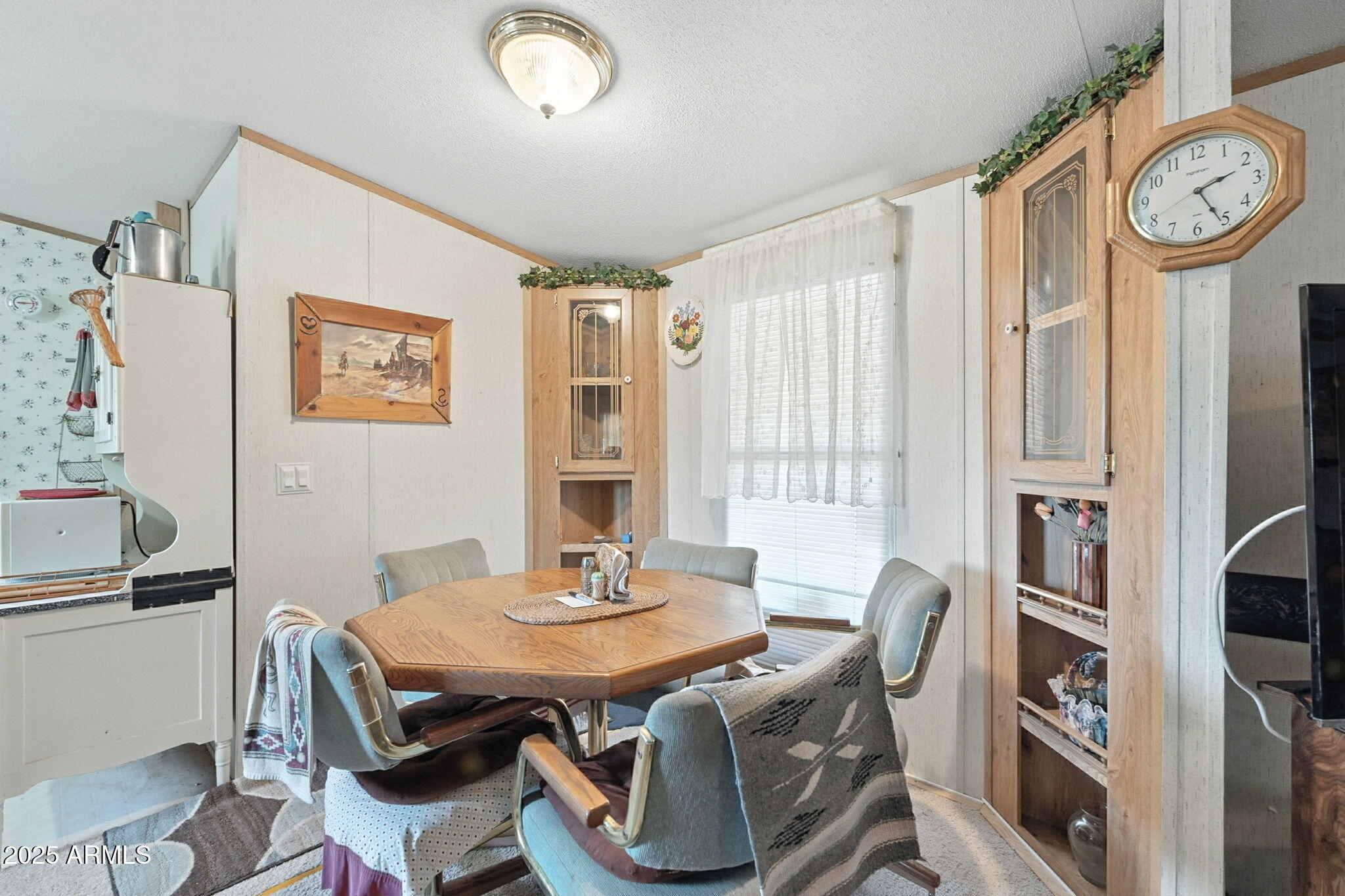 1900 W RUNNING DEER Drive