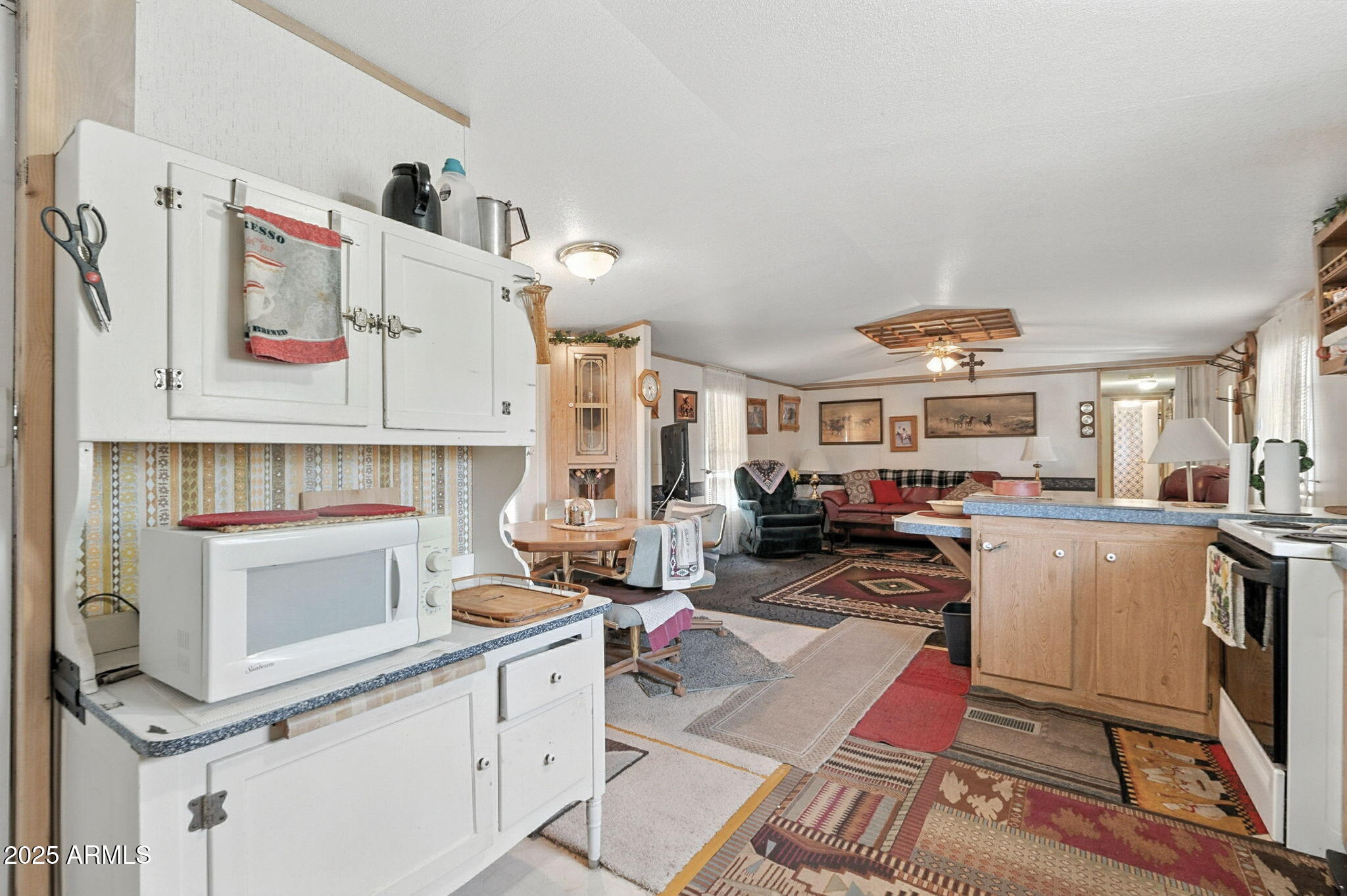 1900 W RUNNING DEER Drive
