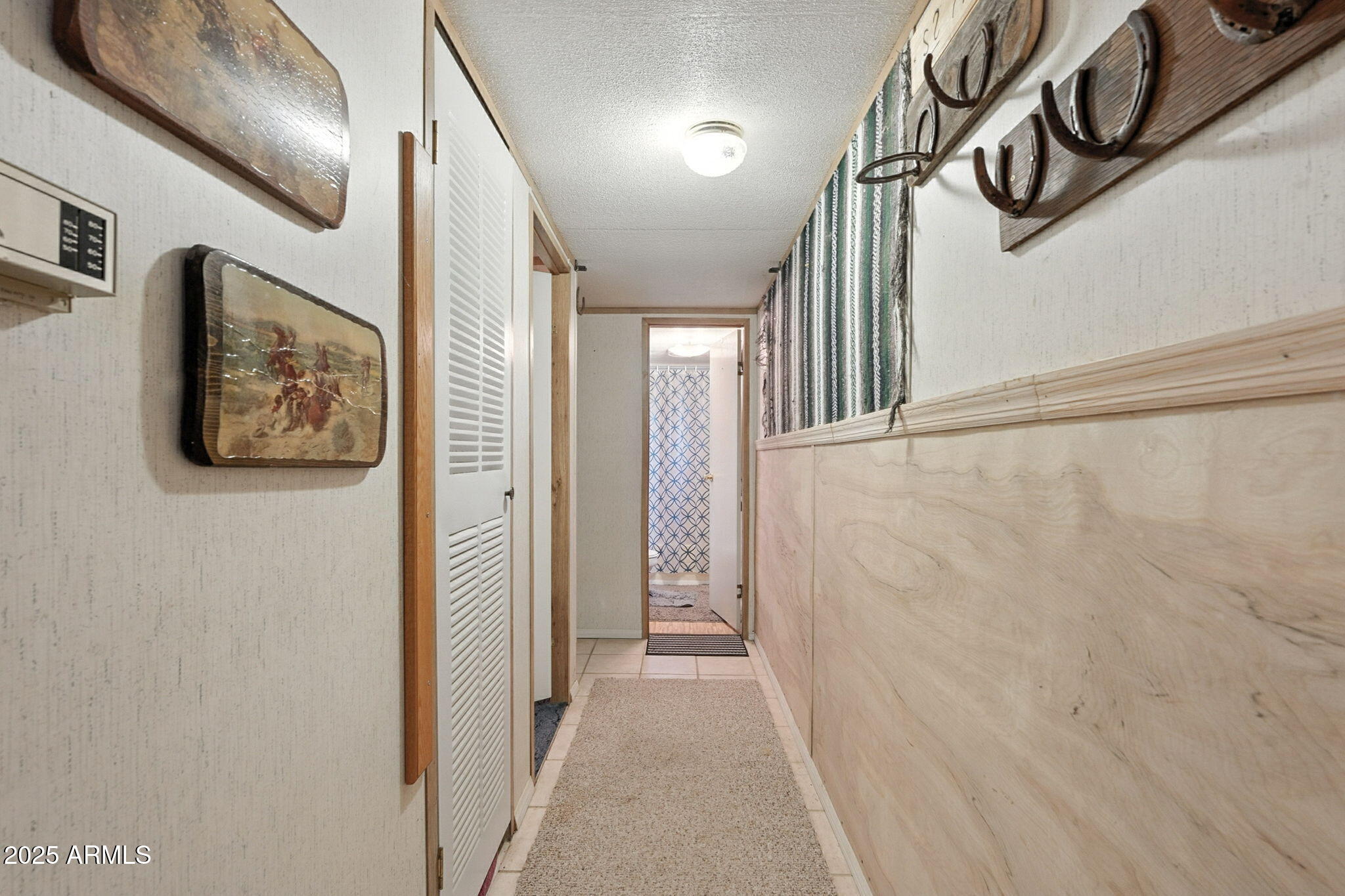 1900 W RUNNING DEER Drive