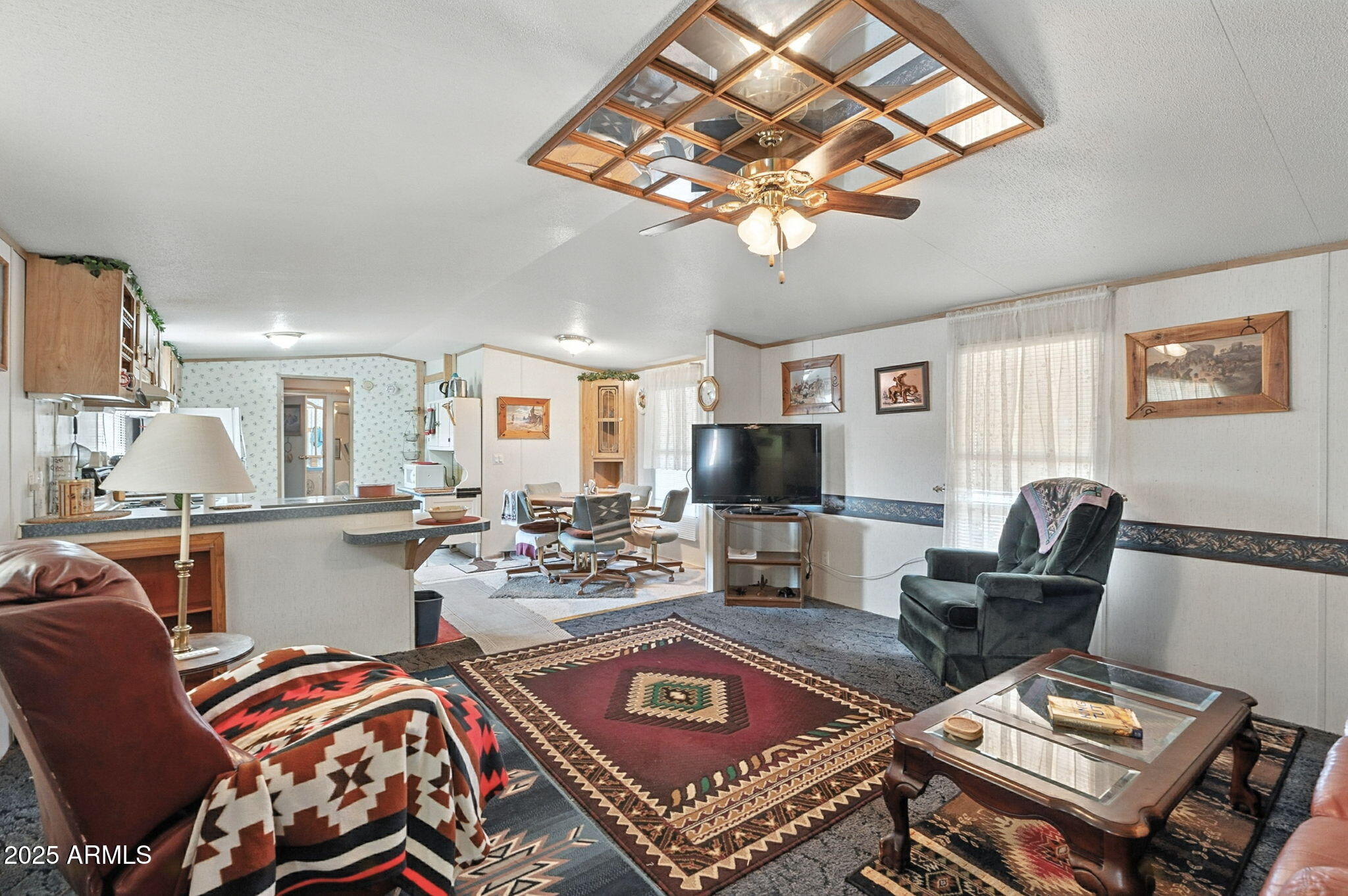 1900 W RUNNING DEER Drive