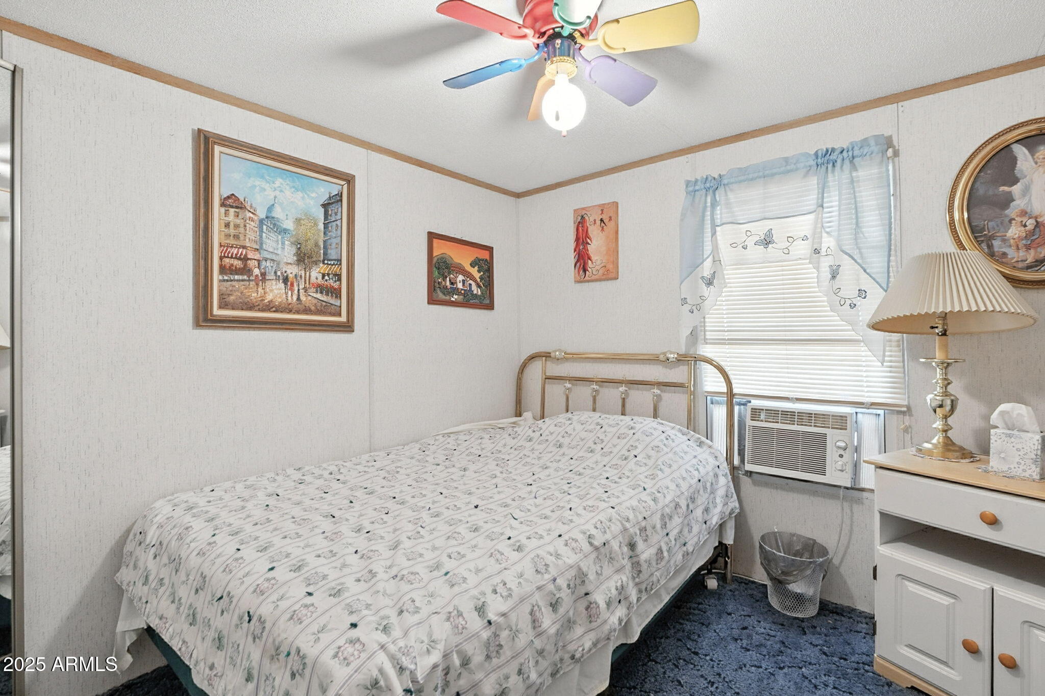 1900 W RUNNING DEER Drive