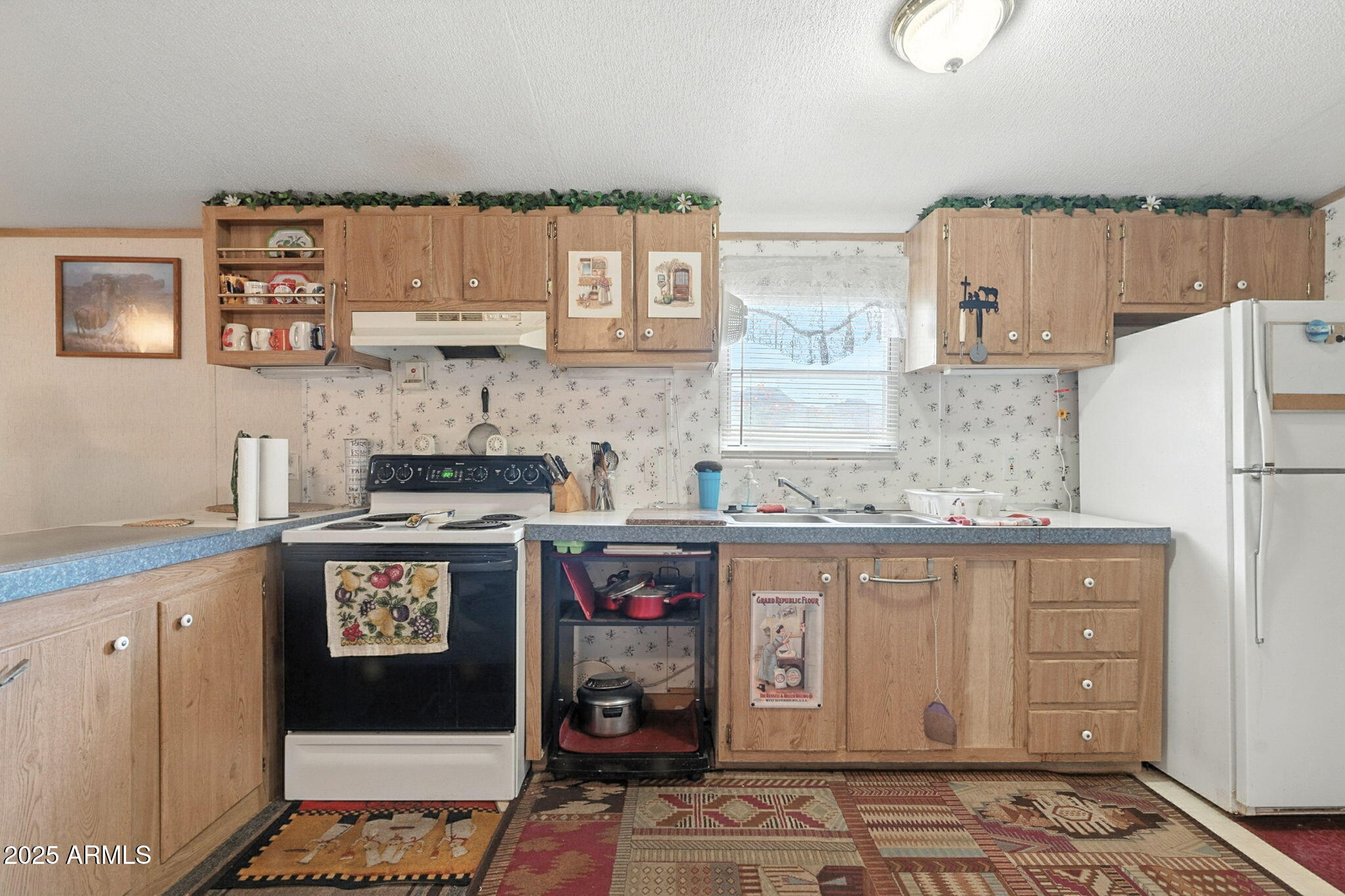 1900 W RUNNING DEER Drive