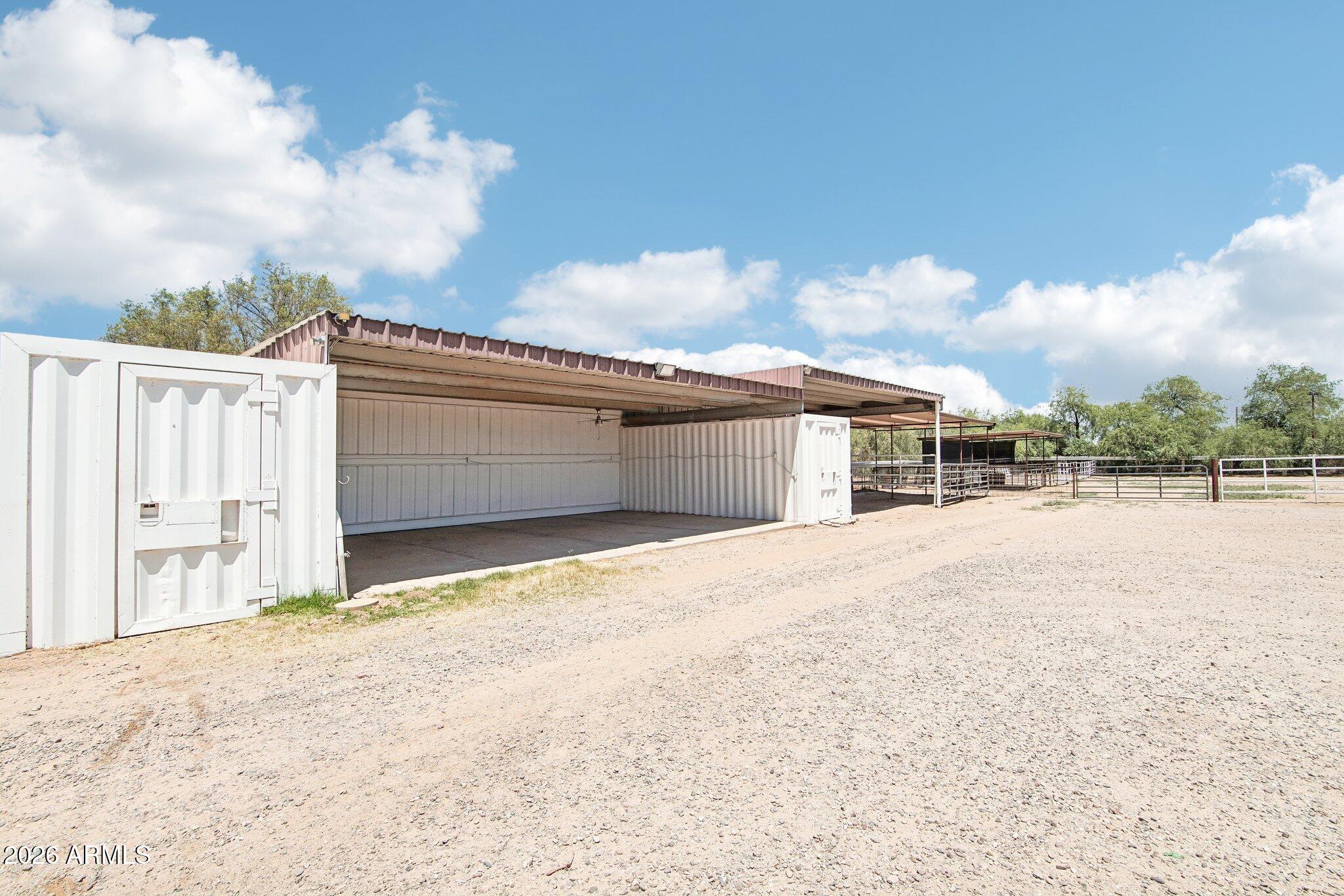 228 W CALLE TUBERIA