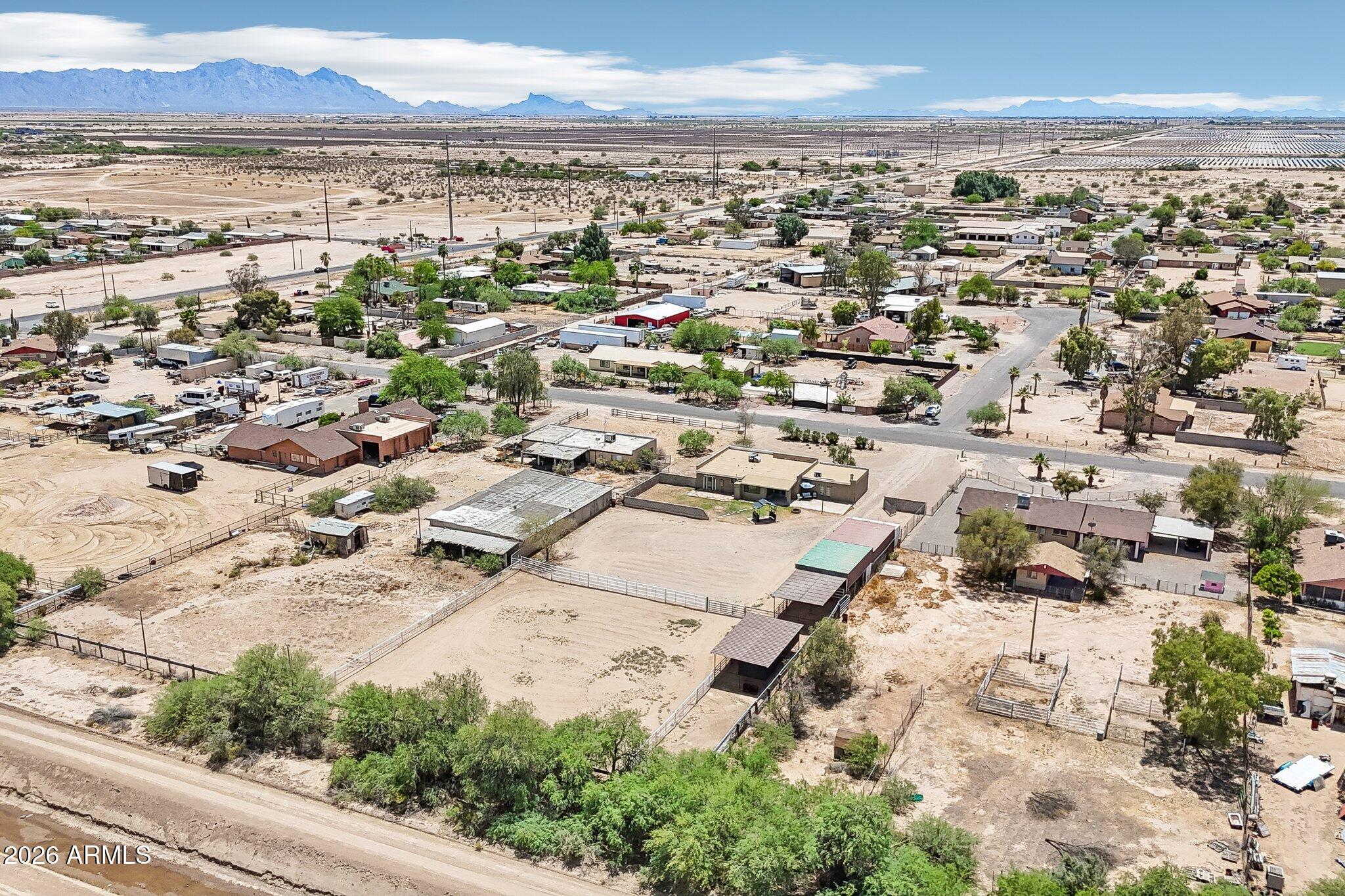 228 W CALLE TUBERIA