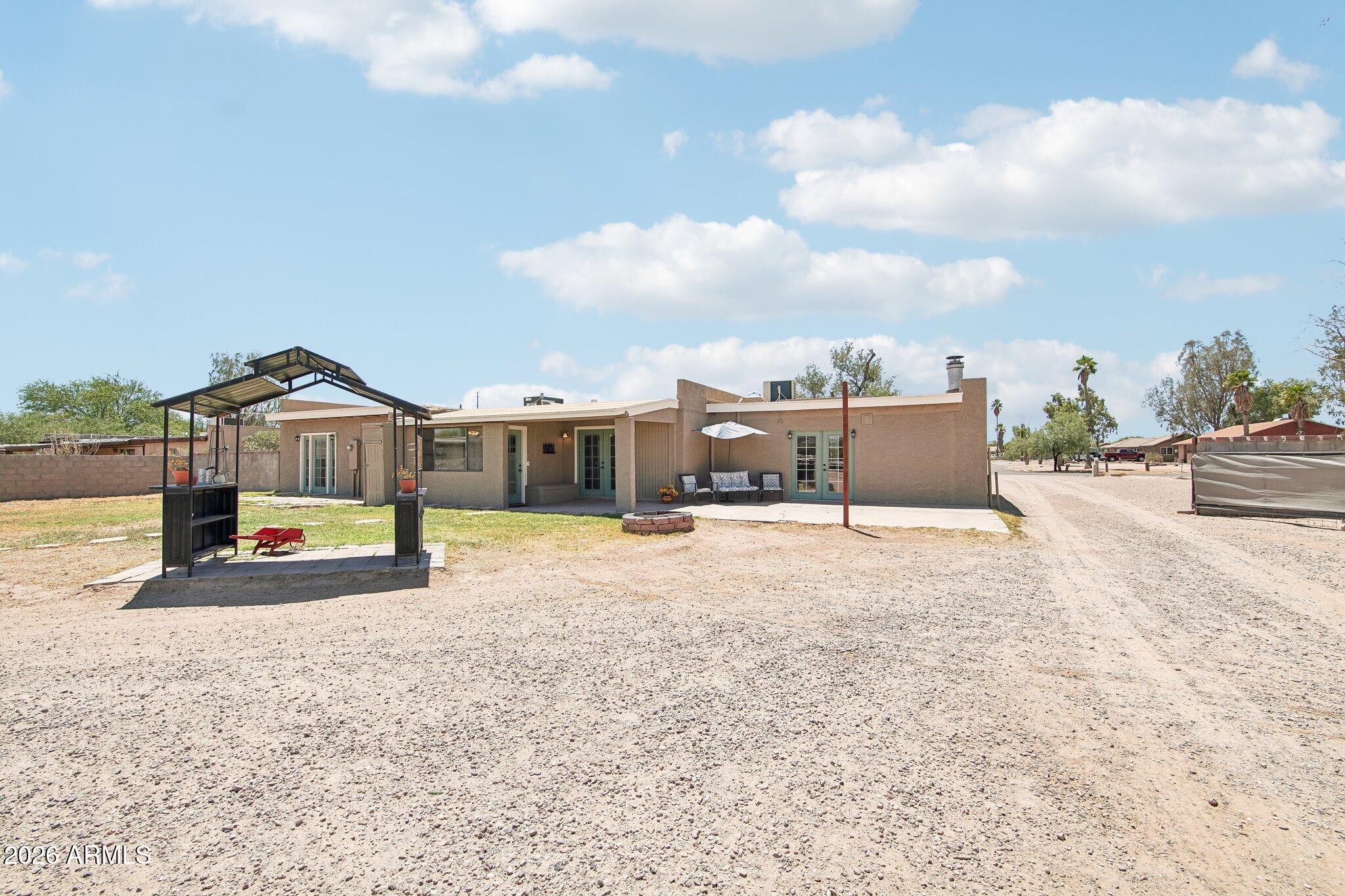 228 W CALLE TUBERIA