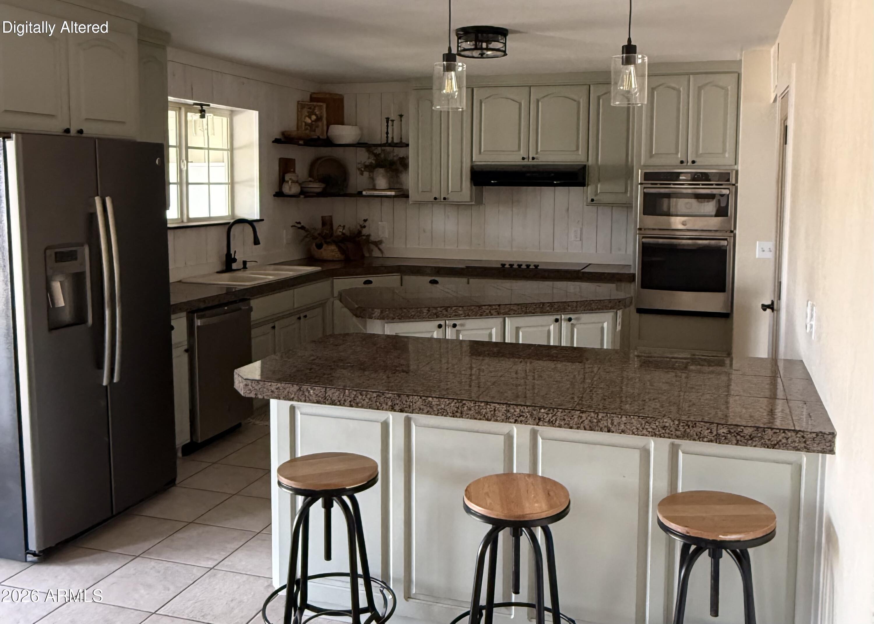 228 W CALLE TUBERIA