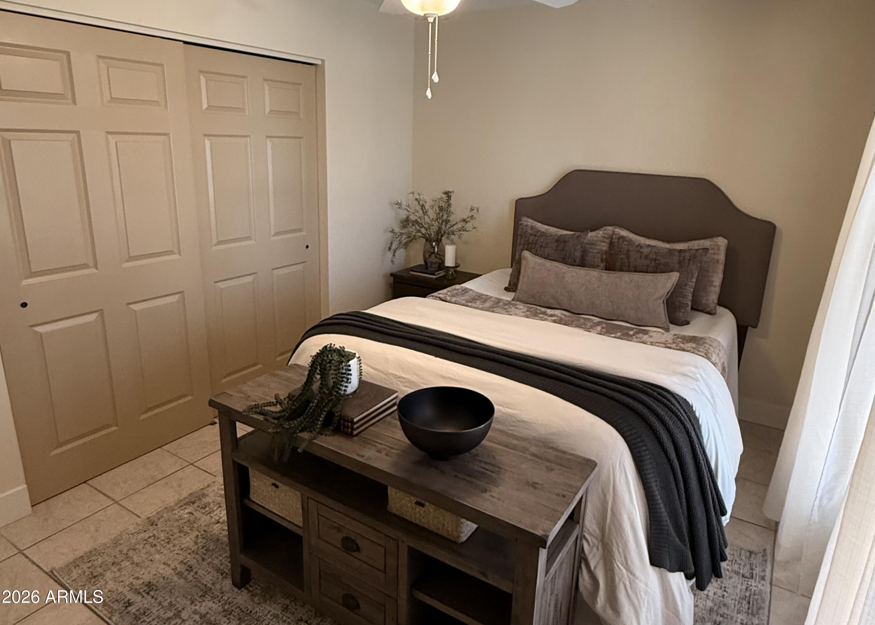 228 W CALLE TUBERIA