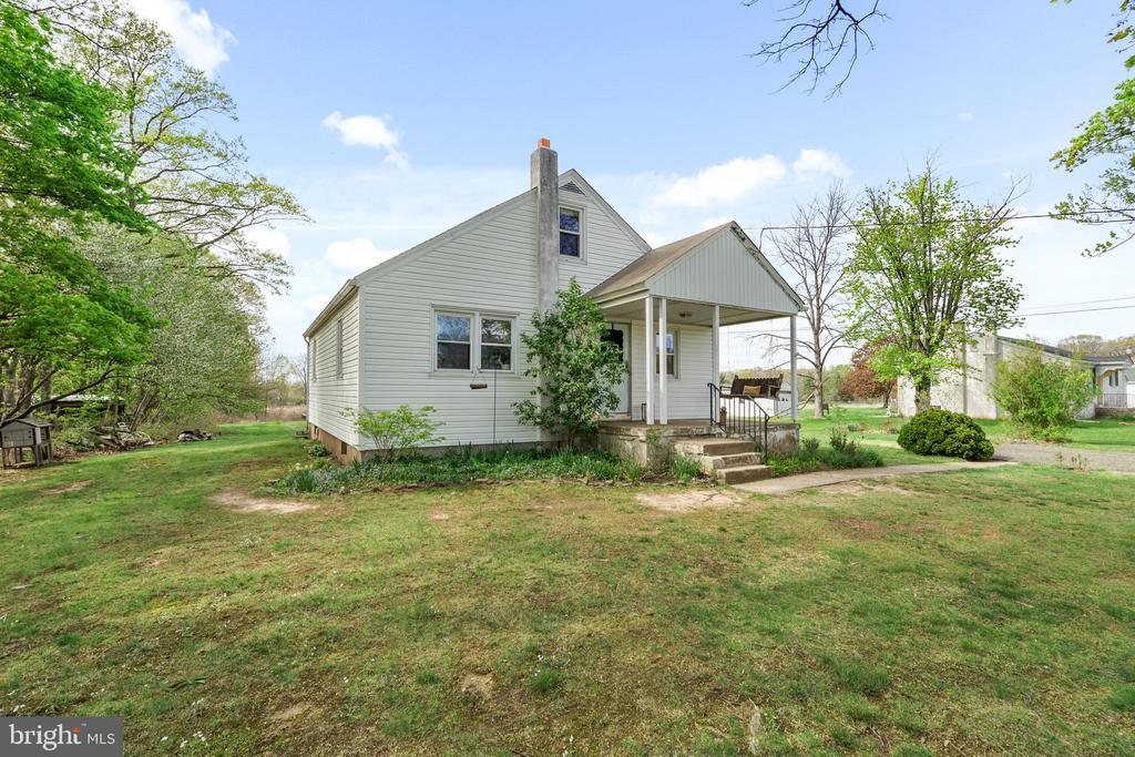 503 SCHOOLHOUSE ROAD