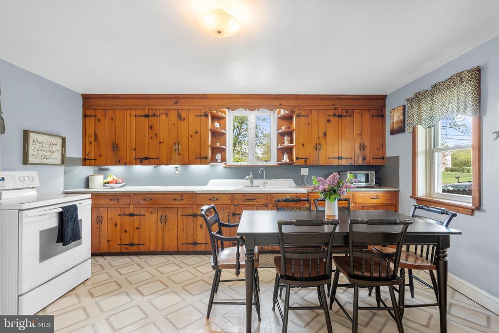 503 SCHOOLHOUSE ROAD