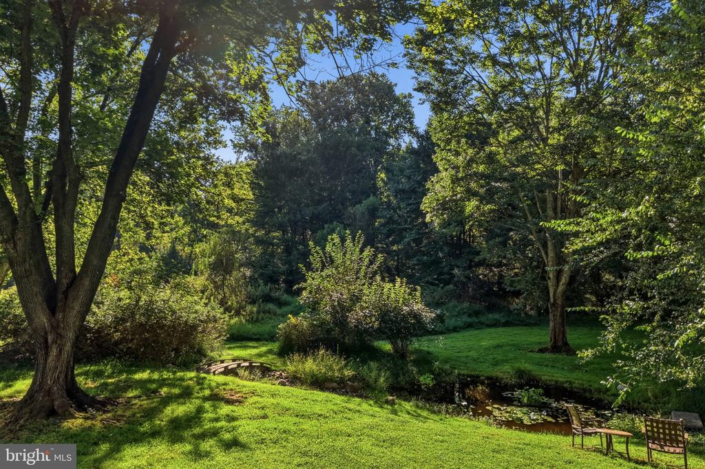 24 SUNNYBROOK DRIVE