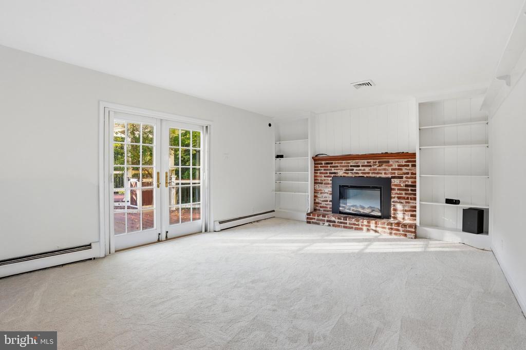 24 SUNNYBROOK DRIVE