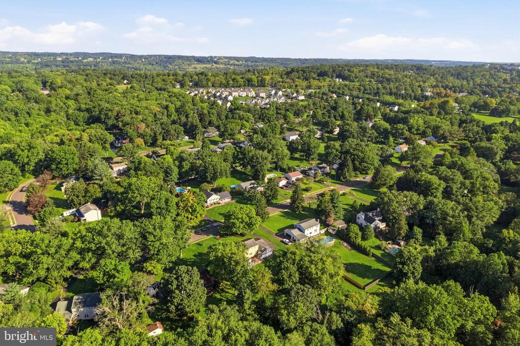 24 SUNNYBROOK DRIVE