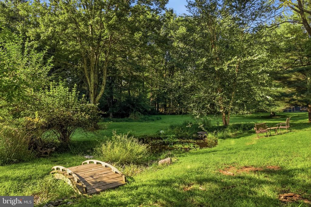 24 SUNNYBROOK DRIVE