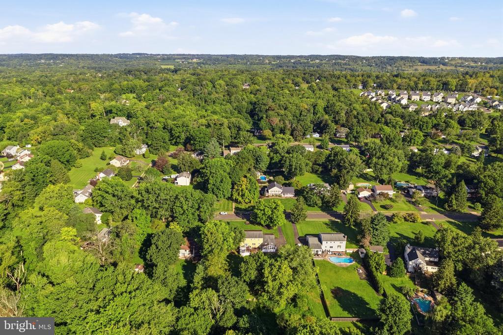 24 SUNNYBROOK DRIVE