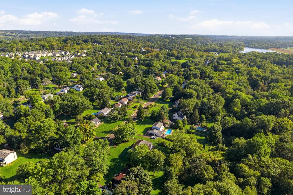 24 SUNNYBROOK DRIVE