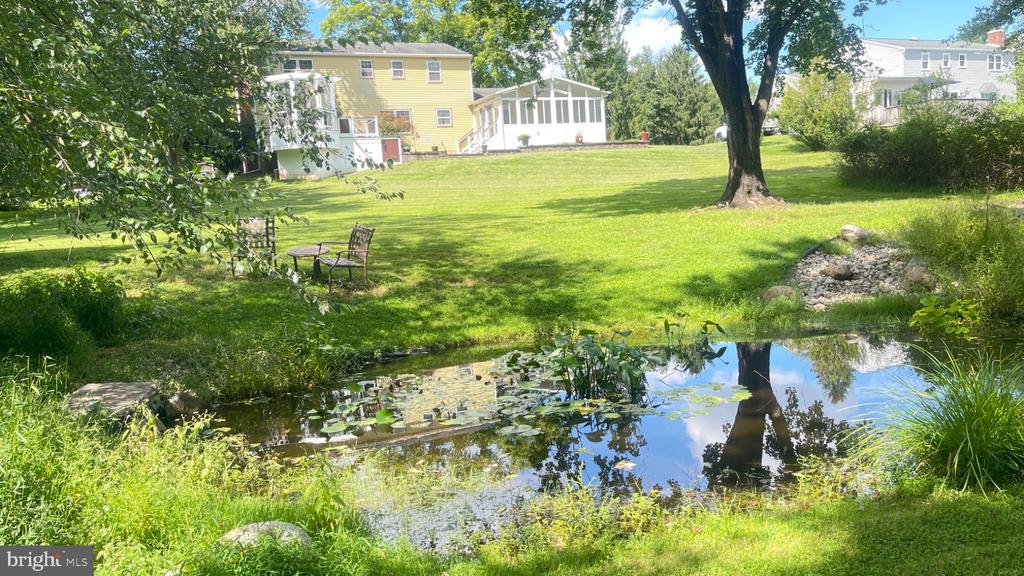24 SUNNYBROOK DRIVE
