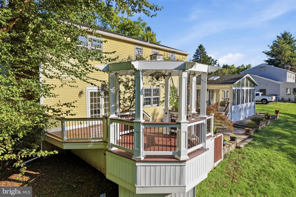 24 SUNNYBROOK DRIVE
