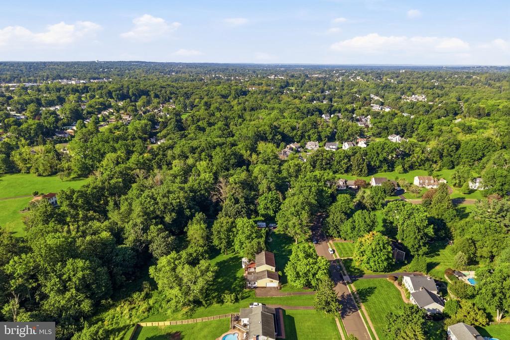 24 SUNNYBROOK DRIVE