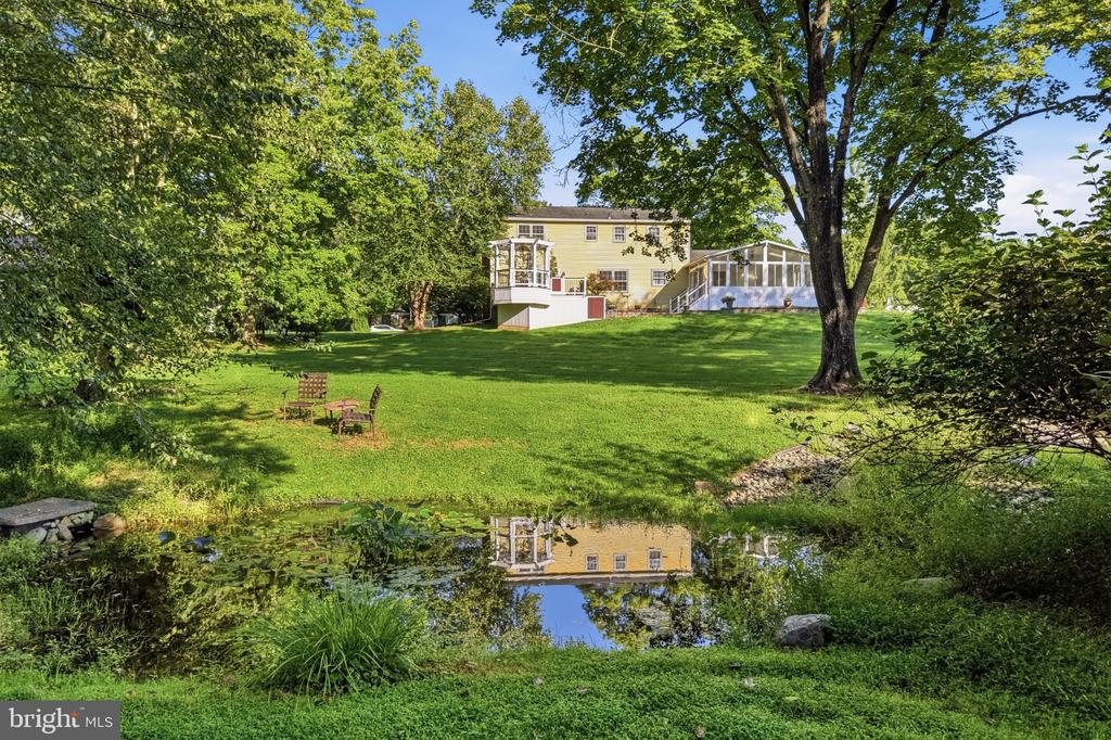 24 SUNNYBROOK DRIVE