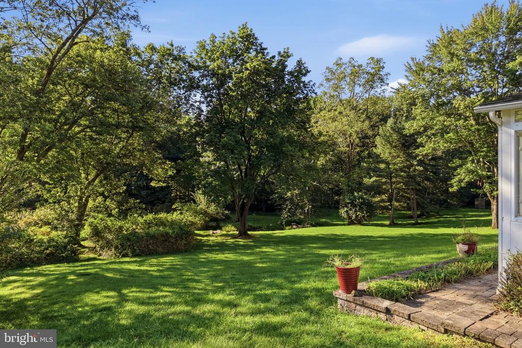 24 SUNNYBROOK DRIVE