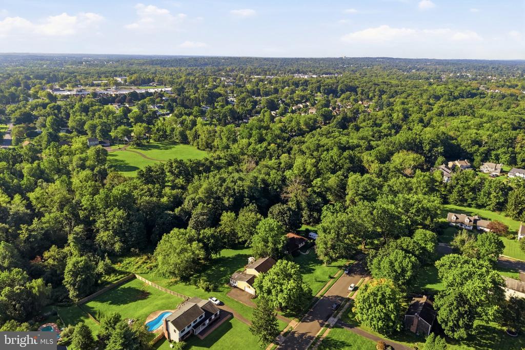 24 SUNNYBROOK DRIVE