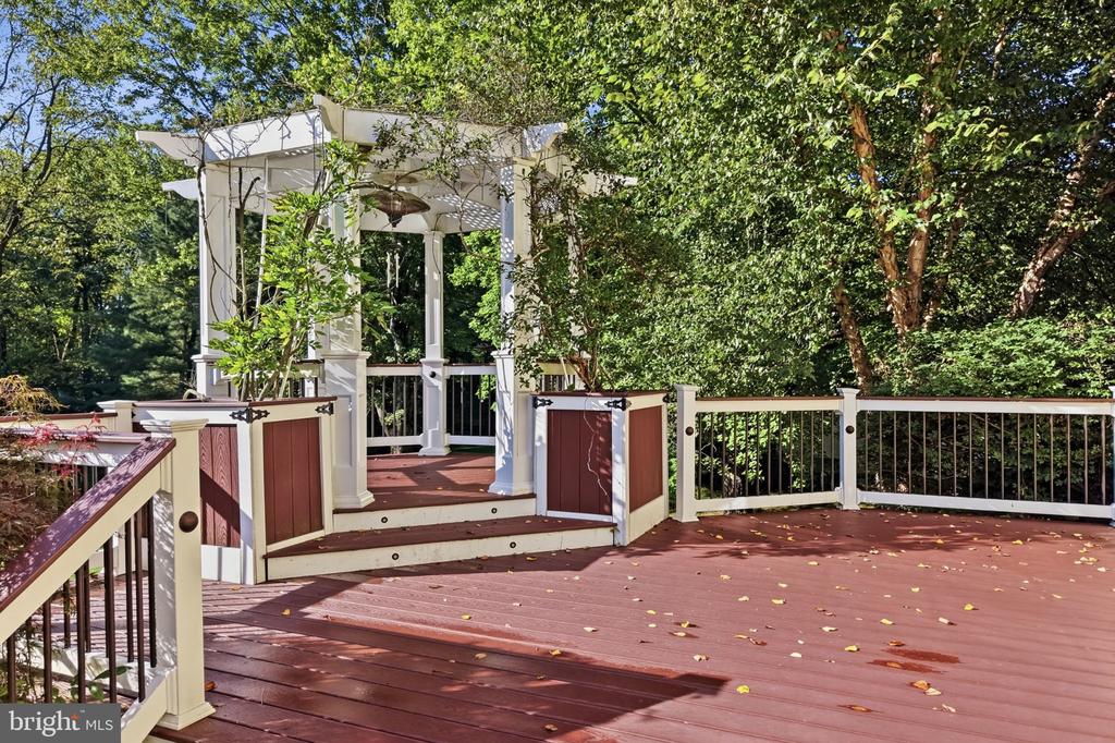 24 SUNNYBROOK DRIVE