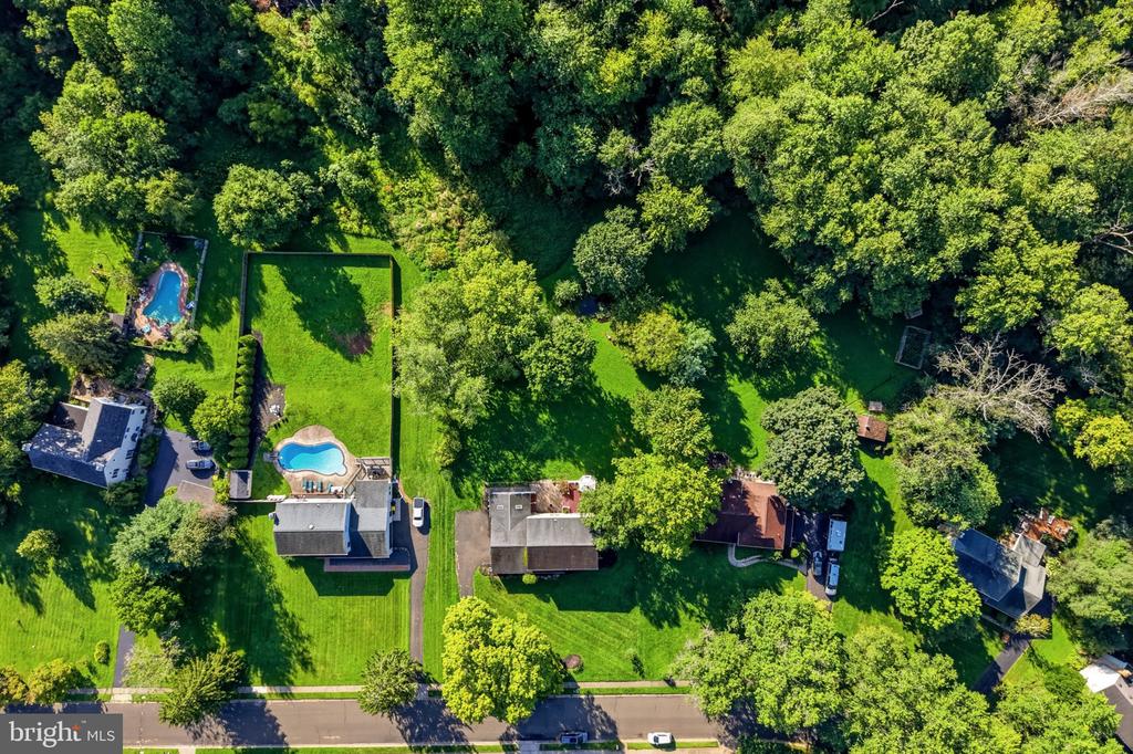 24 SUNNYBROOK DRIVE