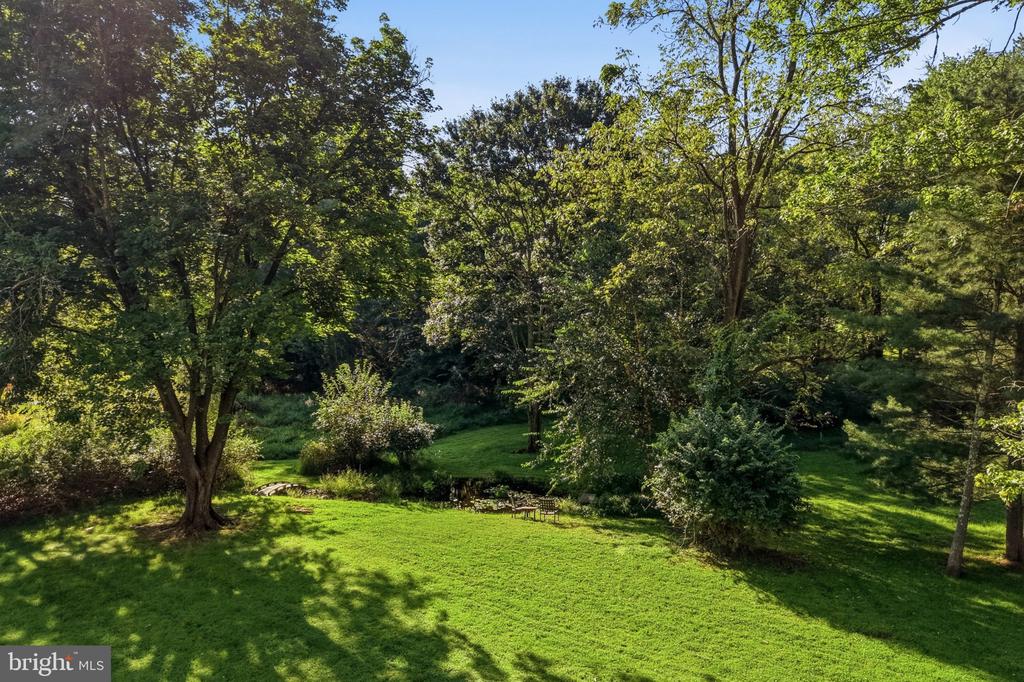 24 SUNNYBROOK DRIVE