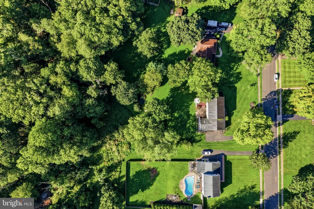 24 SUNNYBROOK DRIVE