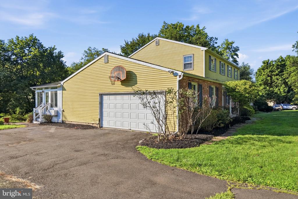24 SUNNYBROOK DRIVE