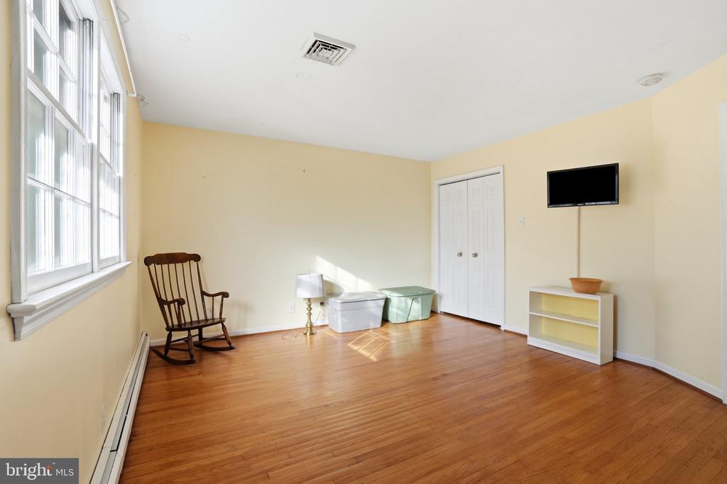 24 SUNNYBROOK DRIVE
