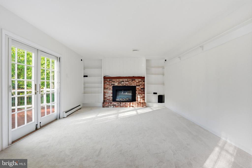 24 SUNNYBROOK DRIVE