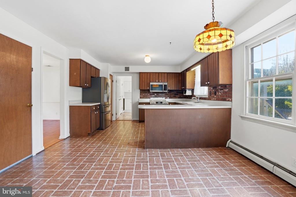 24 SUNNYBROOK DRIVE