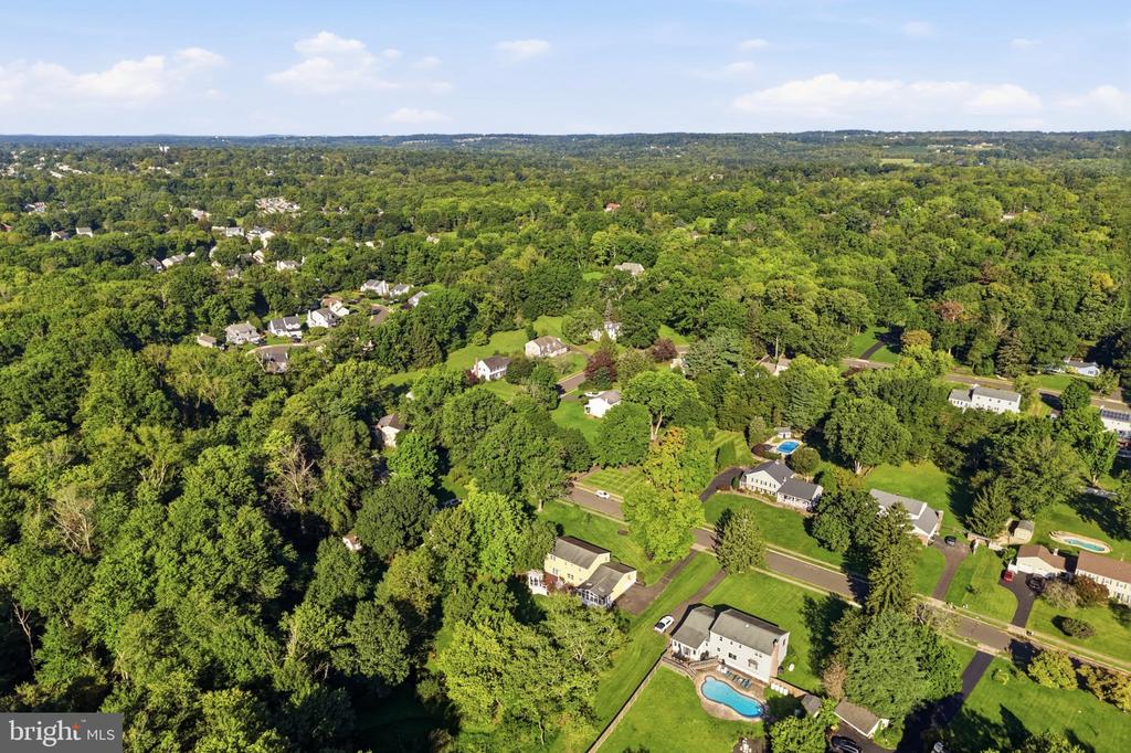 24 SUNNYBROOK DRIVE