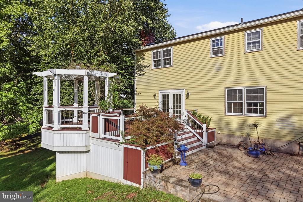24 SUNNYBROOK DRIVE