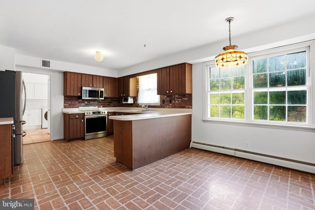 24 SUNNYBROOK DRIVE