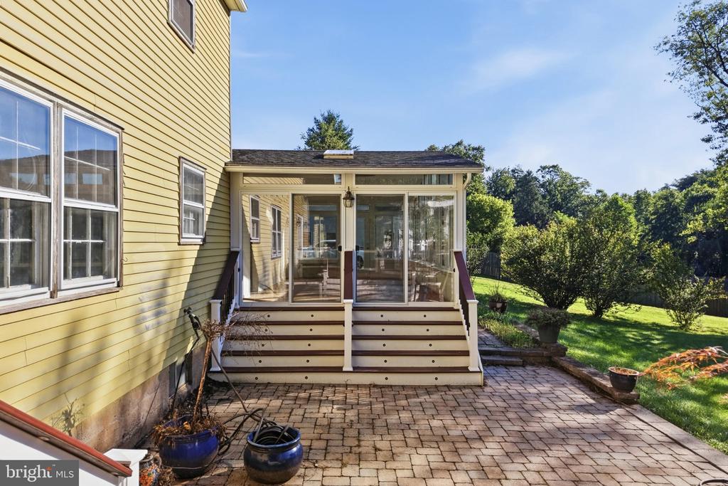 24 SUNNYBROOK DRIVE