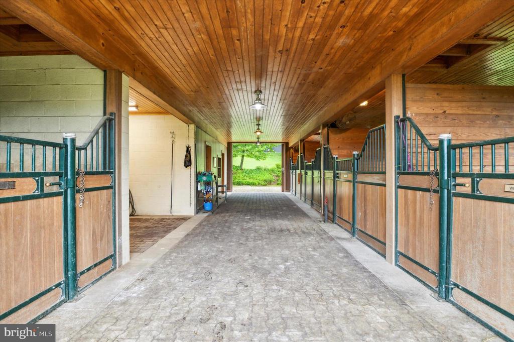 500 LUCKY HILL ROAD