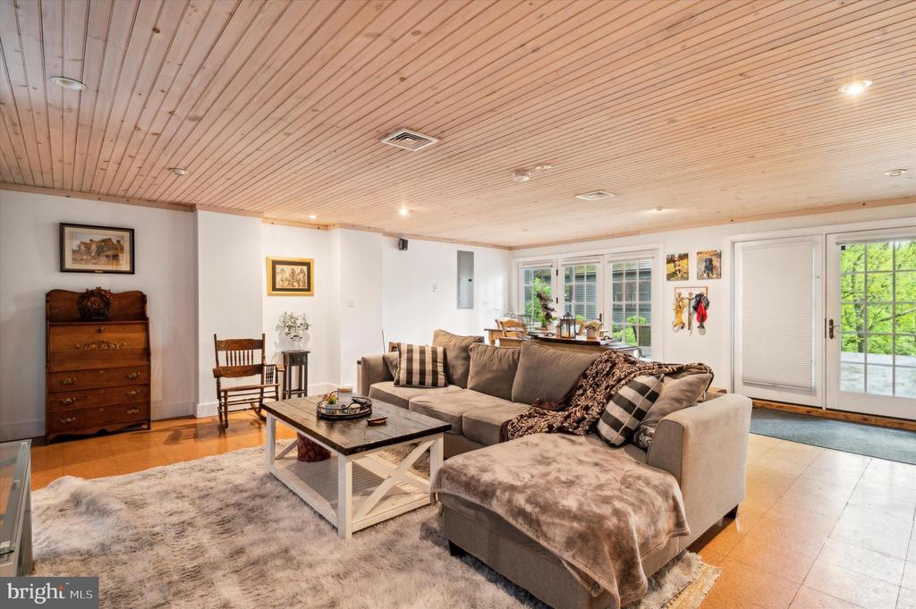 500 LUCKY HILL ROAD