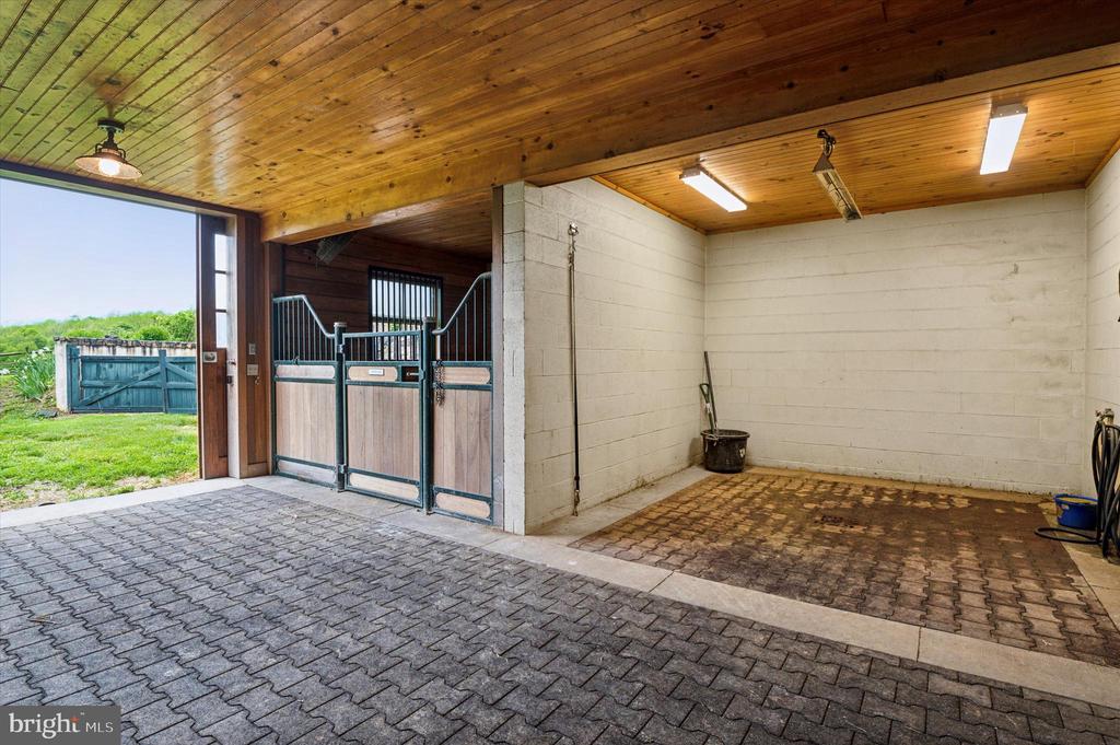 500 LUCKY HILL ROAD