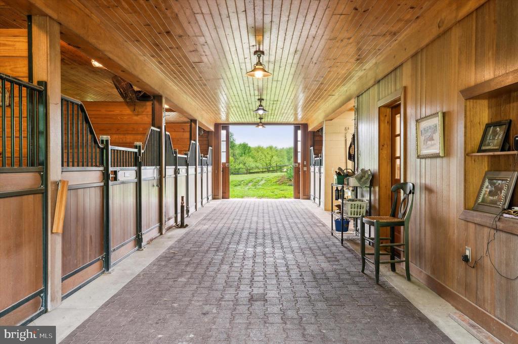 500 LUCKY HILL ROAD