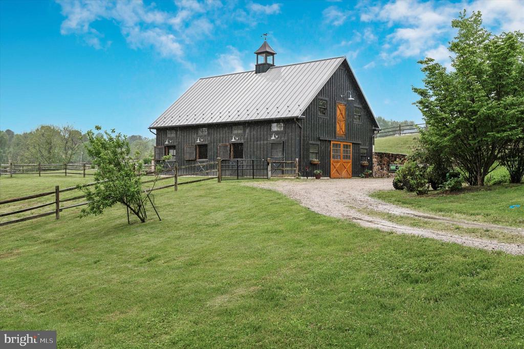 500 LUCKY HILL ROAD