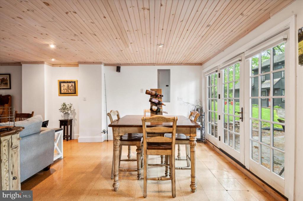 500 LUCKY HILL ROAD