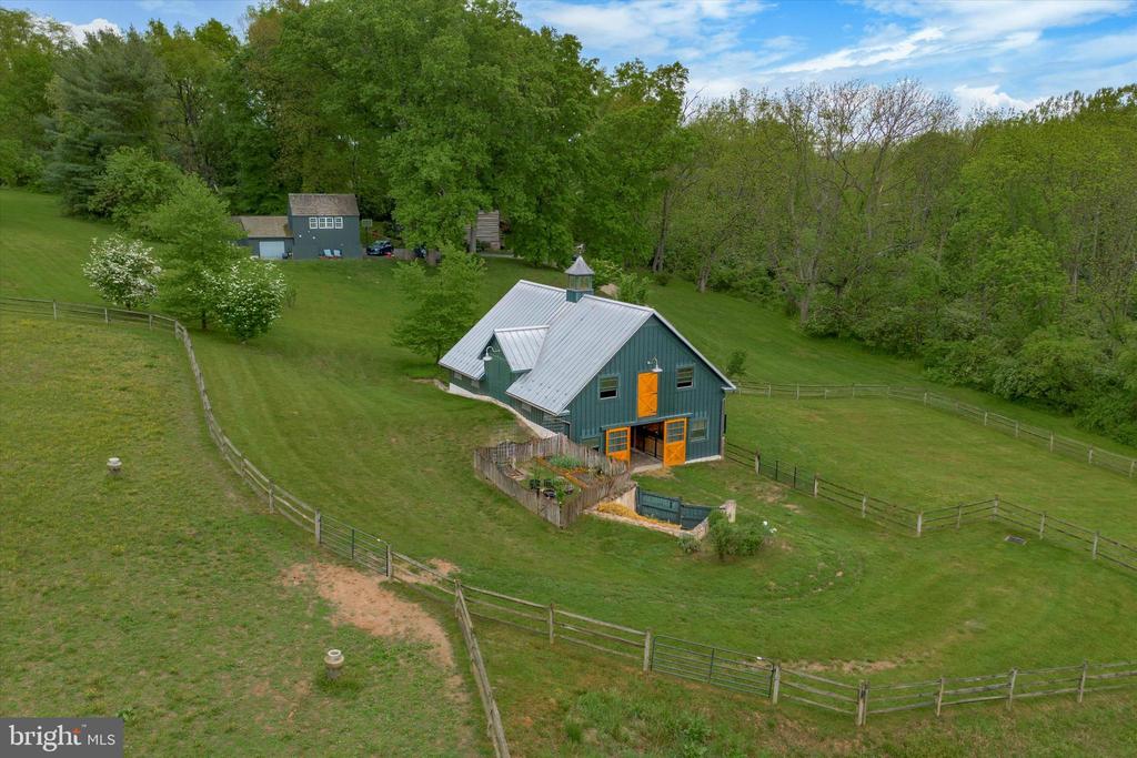 500 LUCKY HILL ROAD